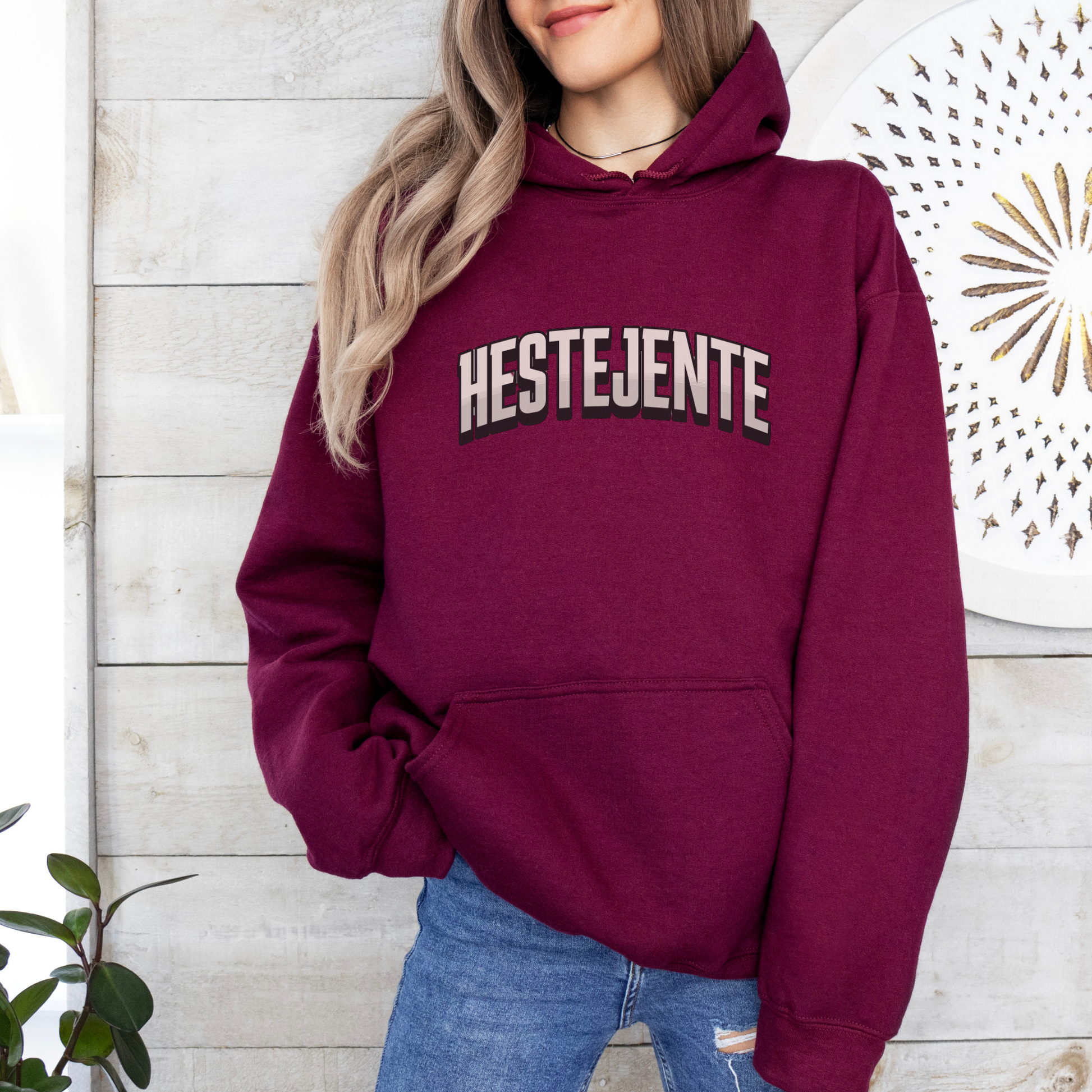 Vinrød hettegenser hest, hestejente genser, hestejente hoodie