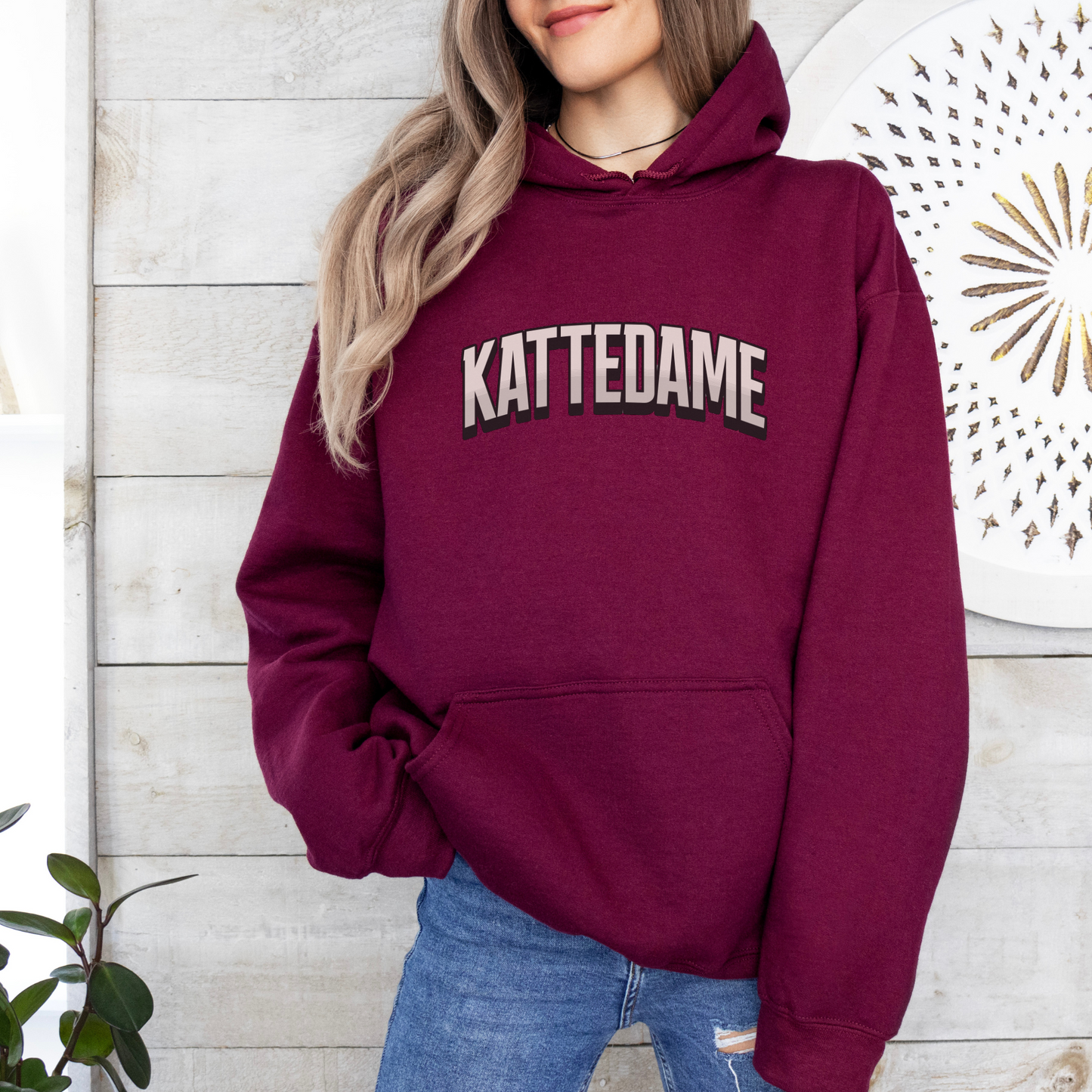 Vinrød kattedame hoodie, hettegenser katt, kattegenser