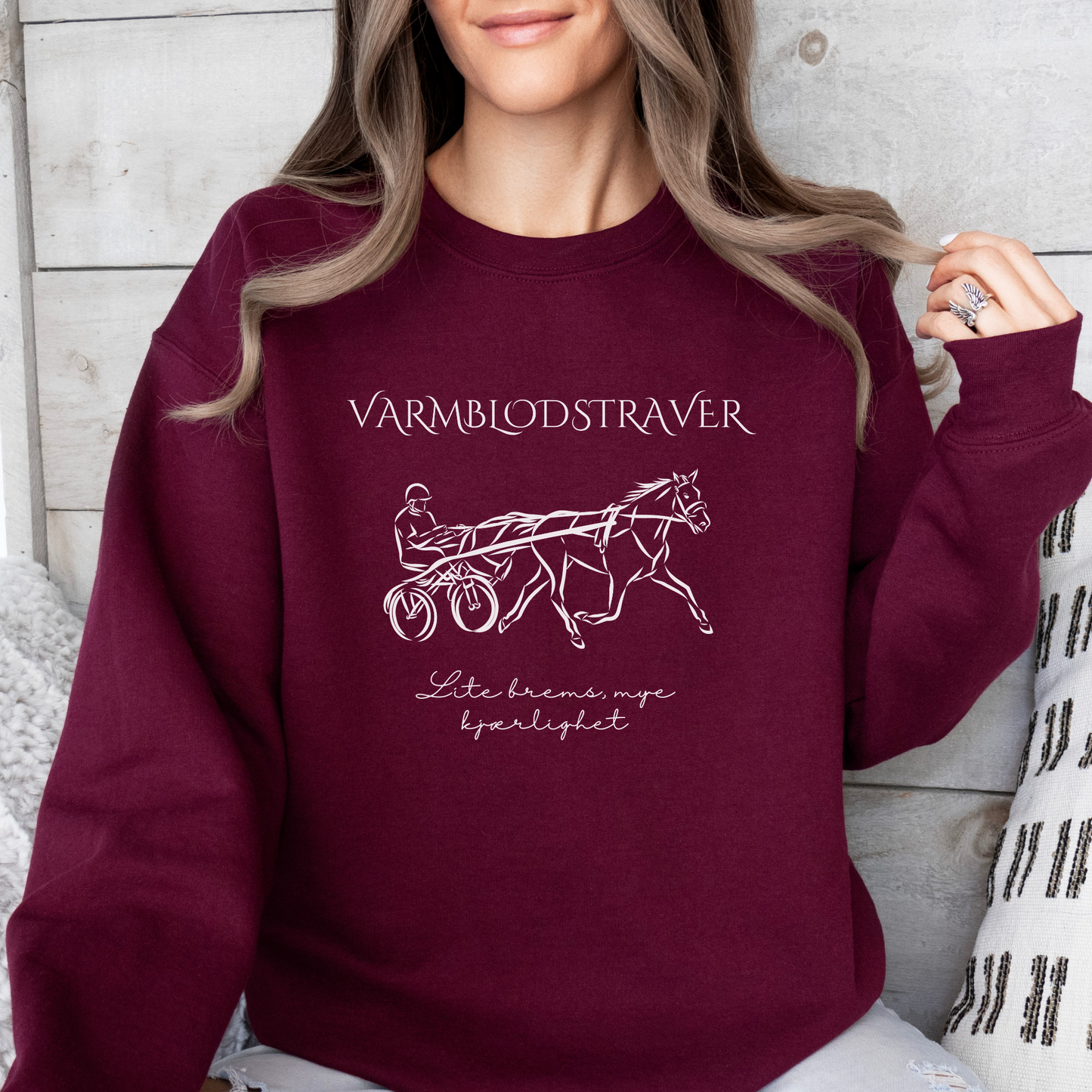 Hestegenser | Varmblodstraver - Lite brems, mye kjærlighet | Unisex