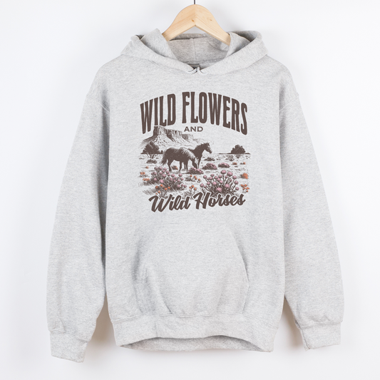 Hettegenser, hest | Wild flowers and wild horses | Unisex