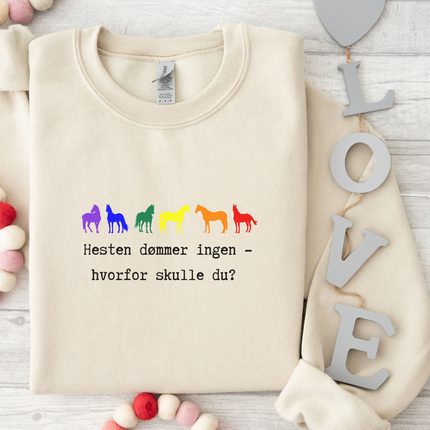 Hestegenser | Hesten dømmer ingen| Unisex